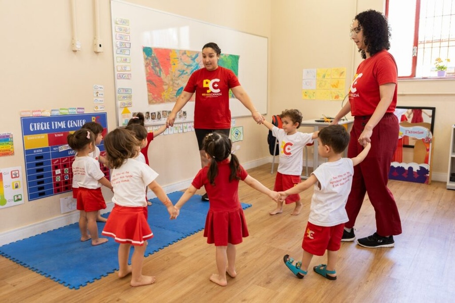 Fevereiro terminou e seu filho ainda chora para ir à escola.                E agora?