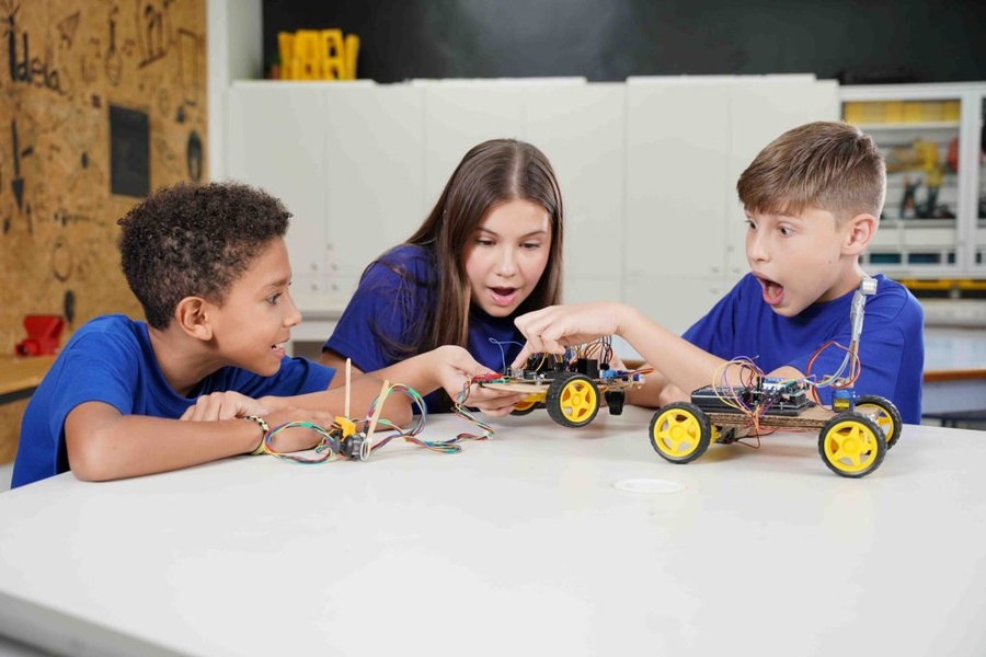 A importância das escolas em tempos de mudanças sociais e tecnológicas