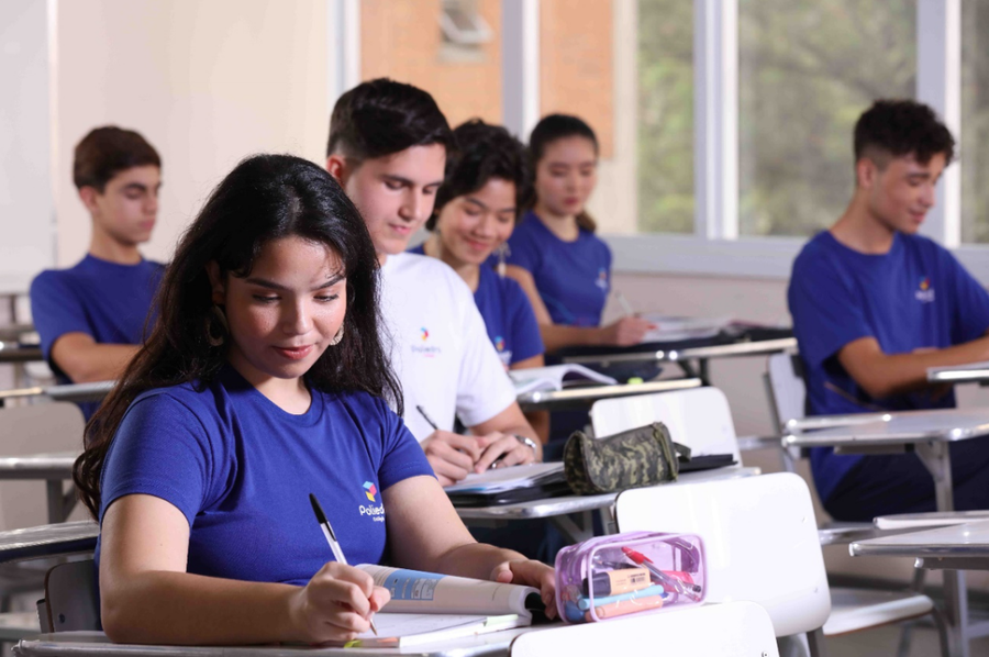 7 dicas essenciais para os pais ajudarem seus filhos a estudar redação para os vestibulares