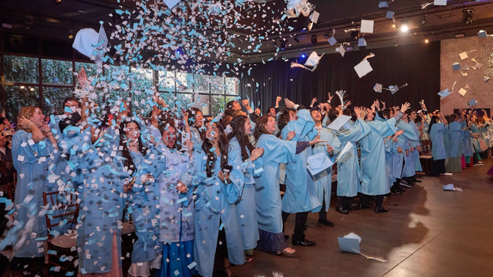 Alunos formados na Avenues School