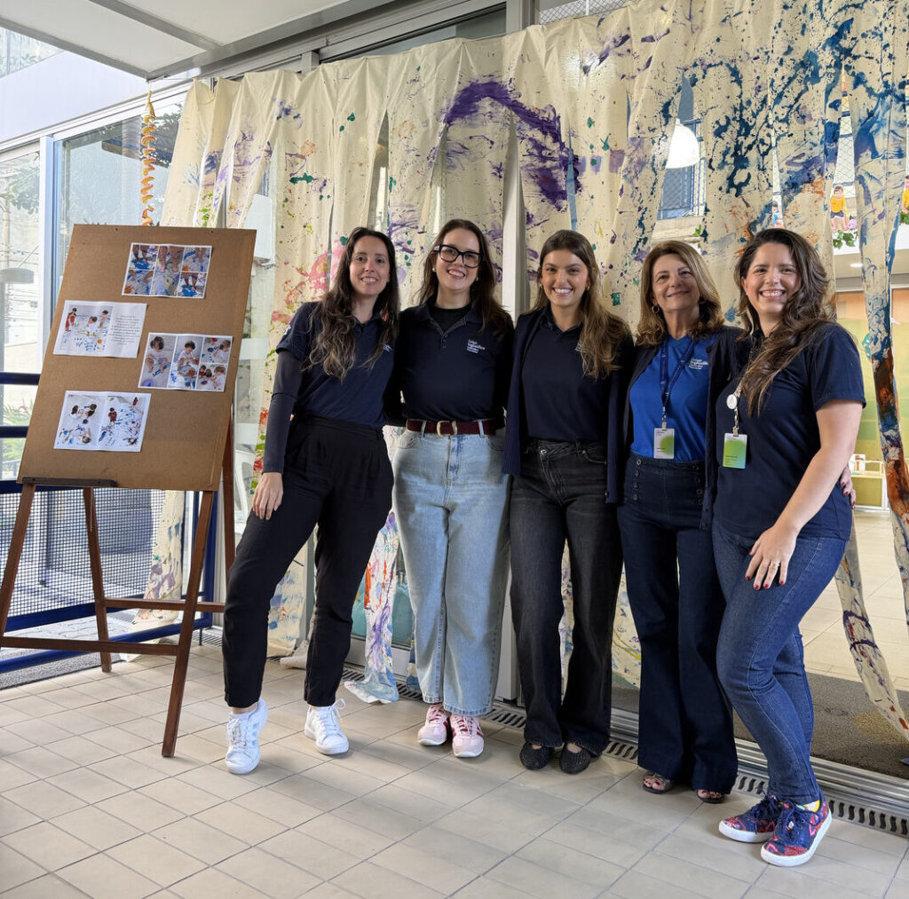 colégio logosófico realizando mostra de arte